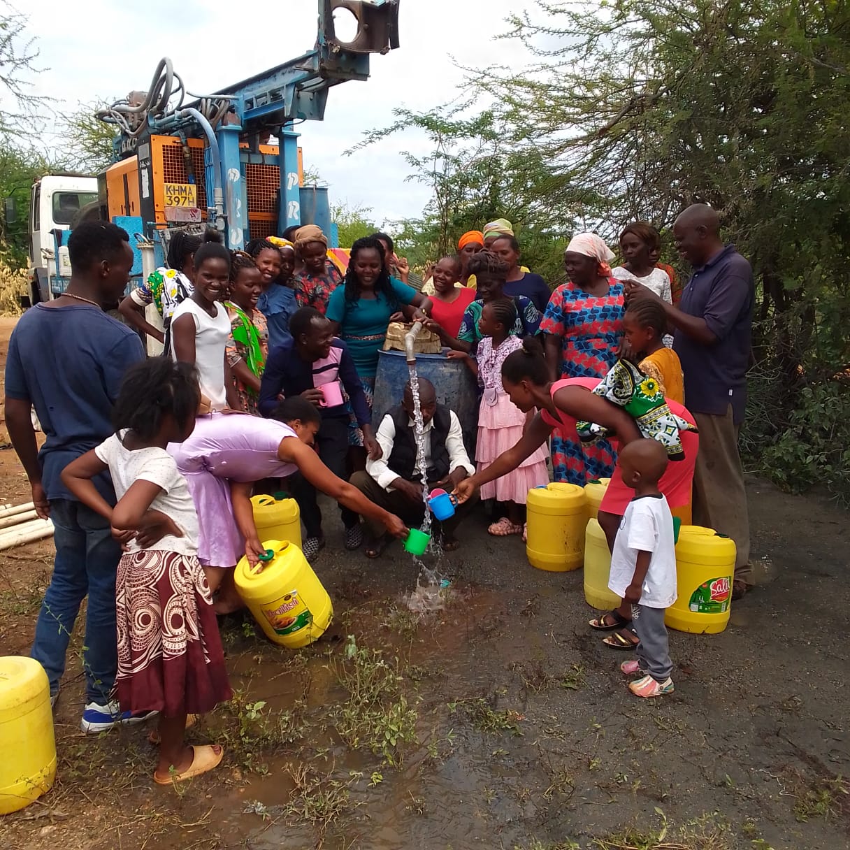 Community gathers at new water well site